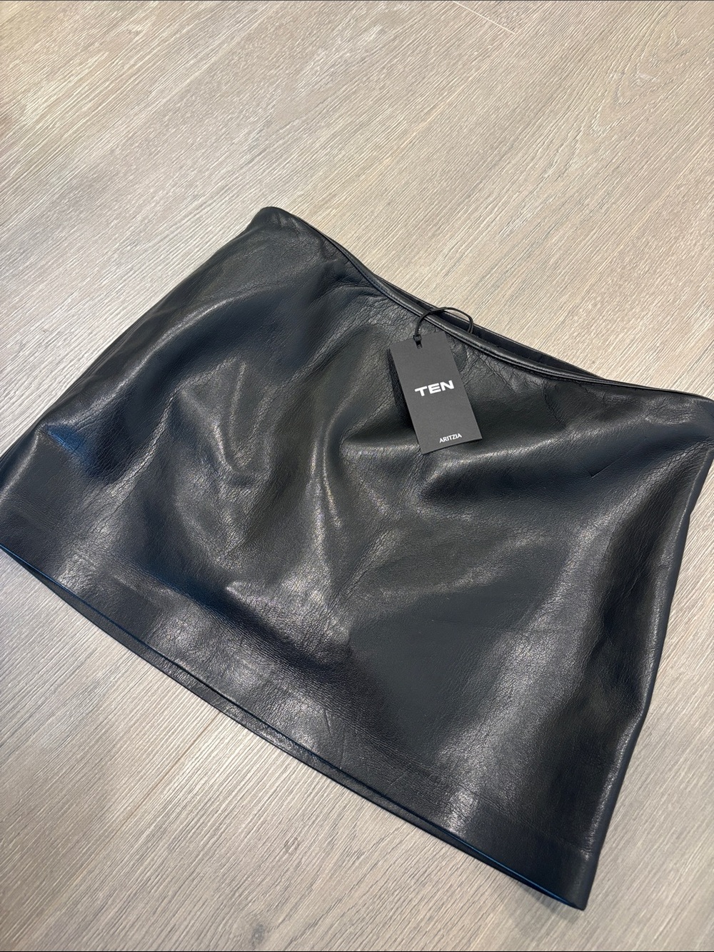 Aritzia Deity Skort - UnReal Leather size 6